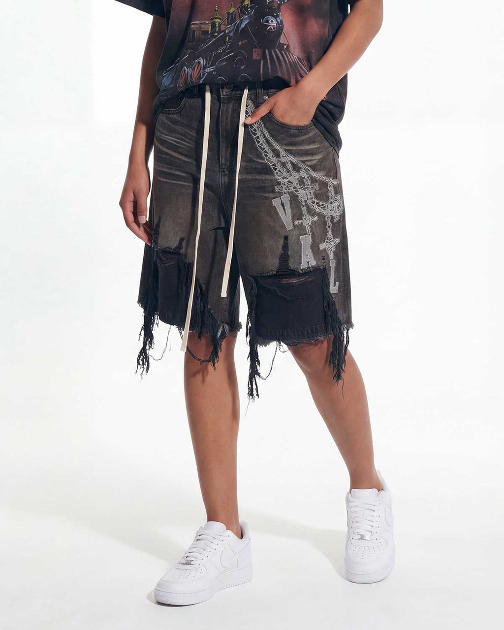 Vale Forever Chain Jorts Black